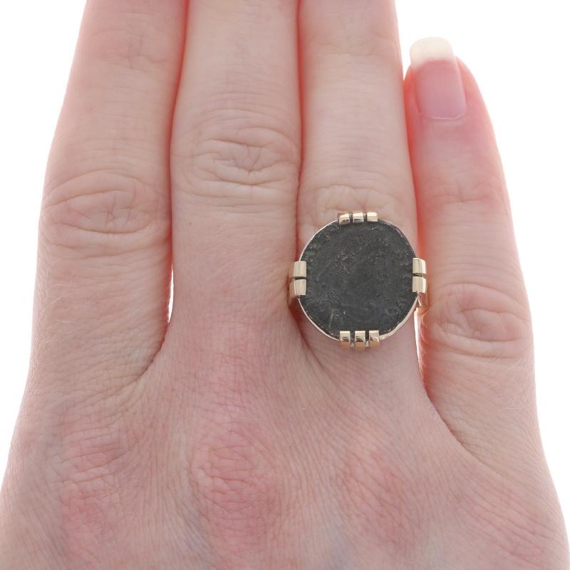 Bague de monnaie Valens impériale romaine ancienne 364-378AD en or jaune 14 carats AE3 personnalisée Excellent état - En vente à Greensboro, NC
