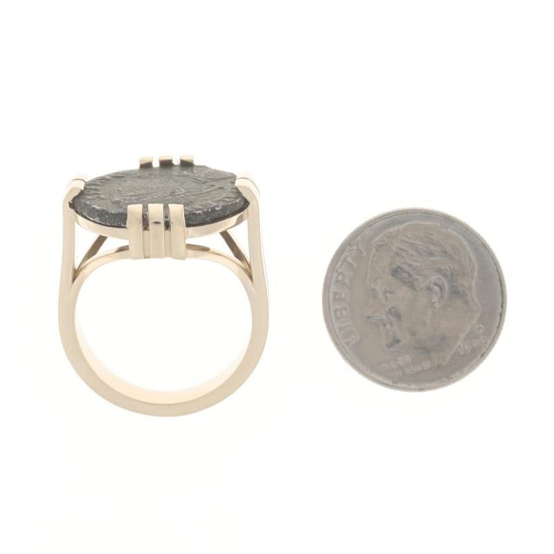 Bague de monnaie Valens impériale romaine ancienne 364-378AD en or jaune 14 carats AE3 personnalisée en vente 2
