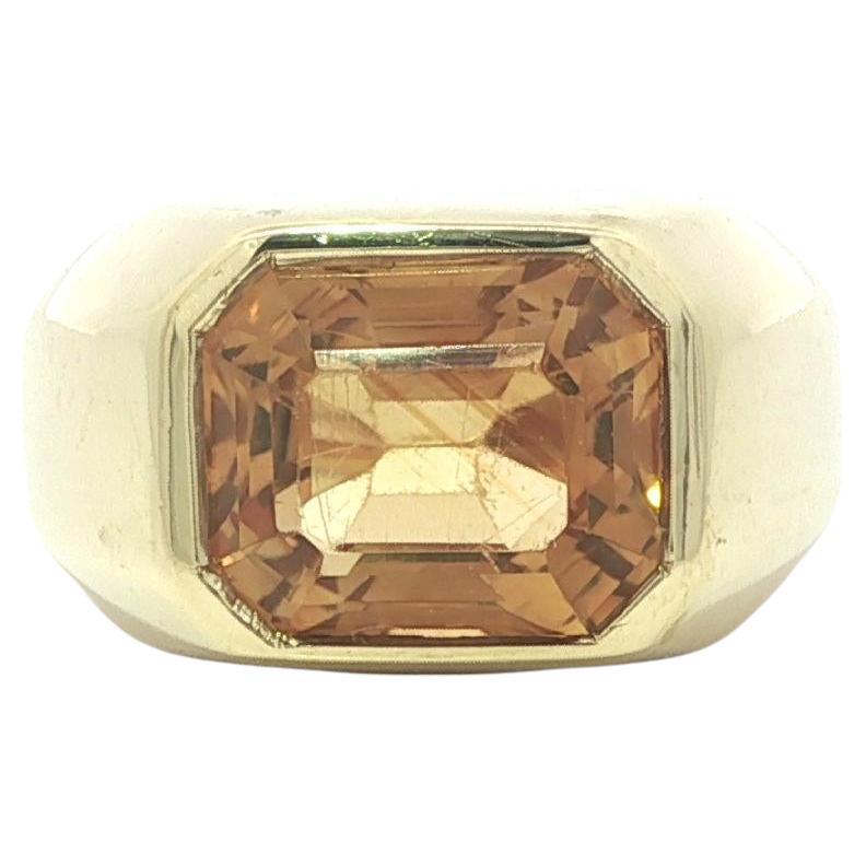 Yellow Gold 3.80ct Emerald Cut Bezel Citrine East West Solitaire Band Ring For Sale