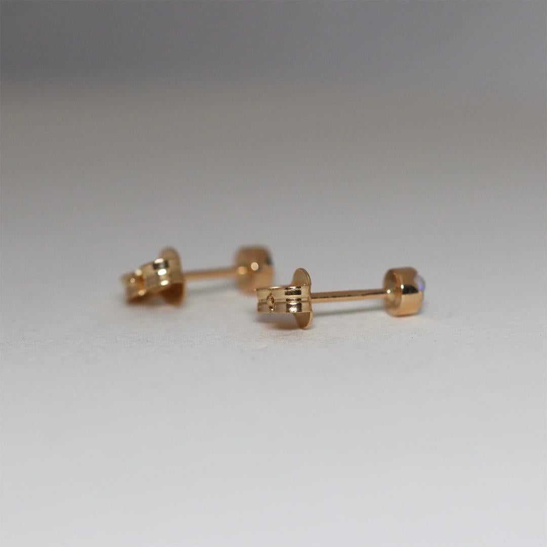 Taille cabochon Boucles d'oreilles en or jaune 4 mm Tourmaline Paraiba Opale Diamant Mini Stack Side en vente