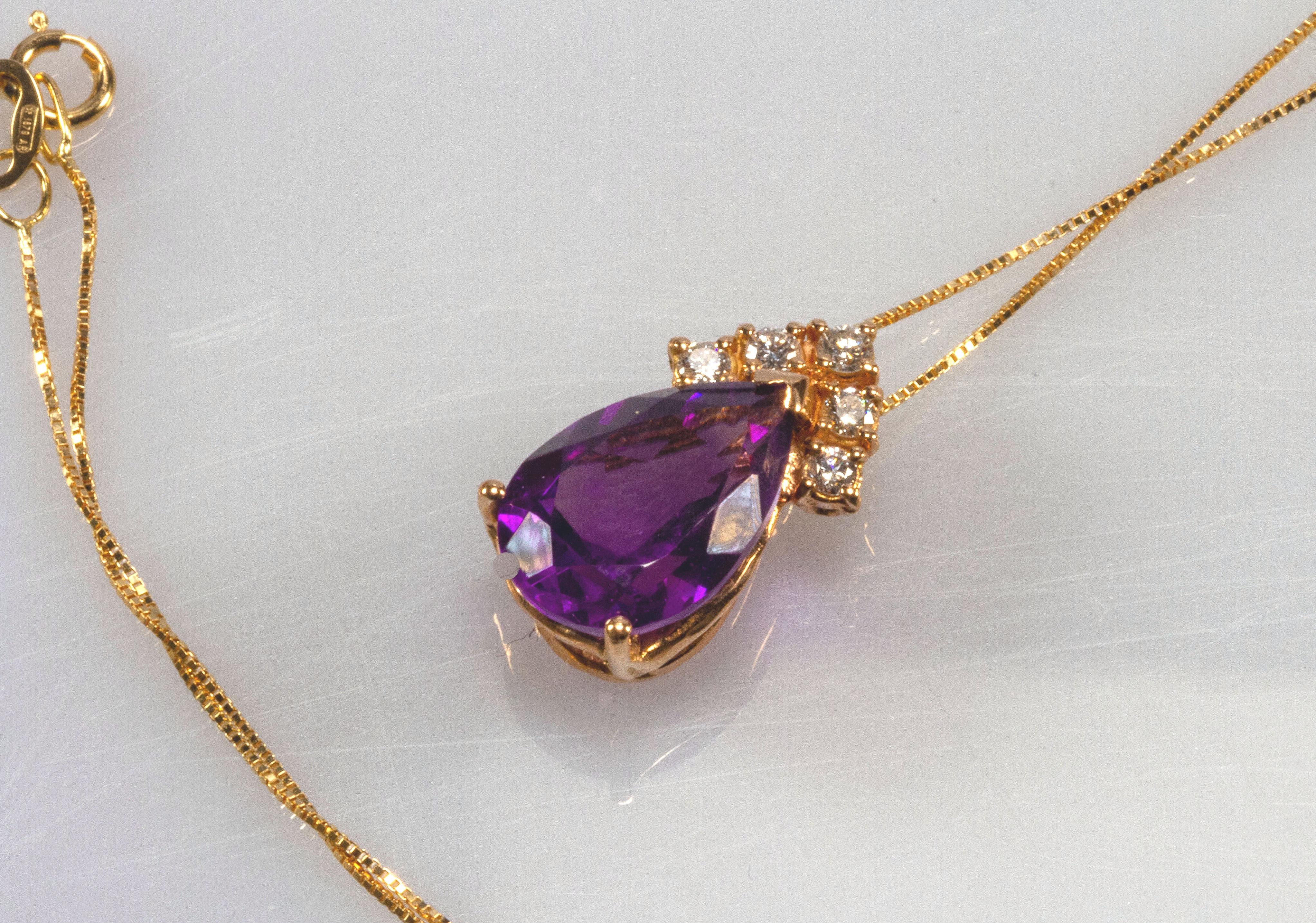 Pear Cut Yellow Gold 18k 4.00 Carat Purple Amethyst and Diamond Necklace For Sale