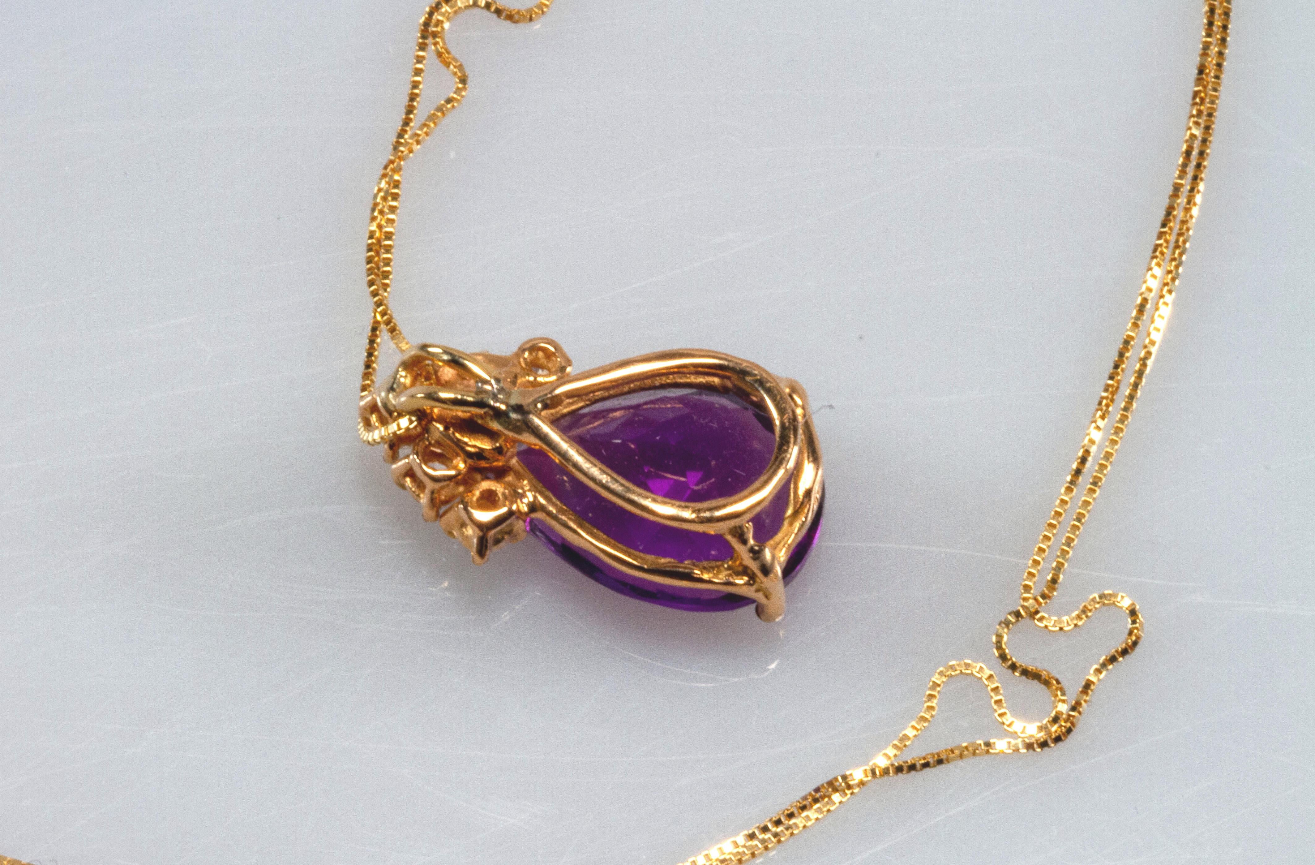 Yellow Gold 18k 4.00 Carat Purple Amethyst and Diamond Necklace im Angebot 1