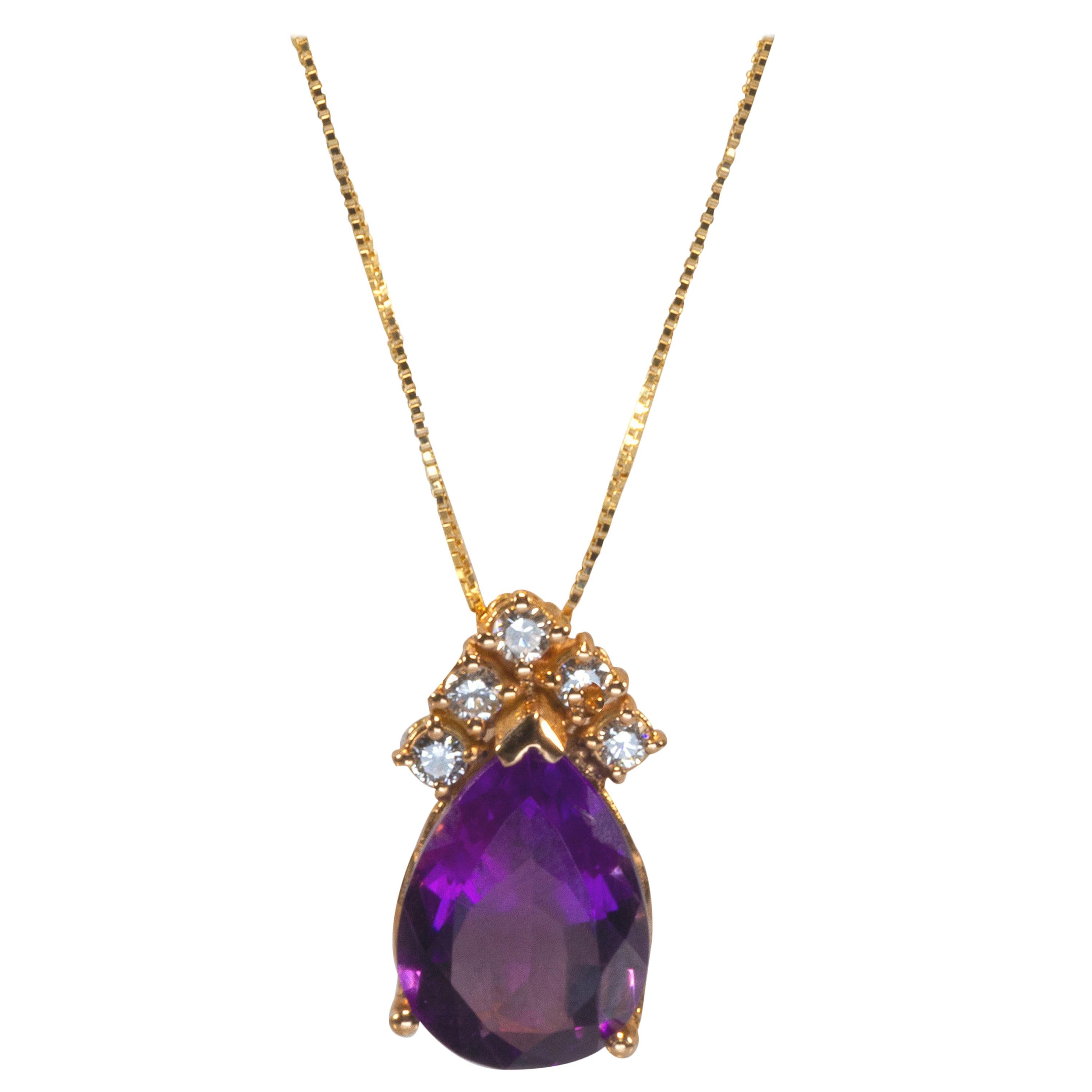 Yellow Gold 18k 4.00 Carat Purple Amethyst and Diamond Necklace For Sale