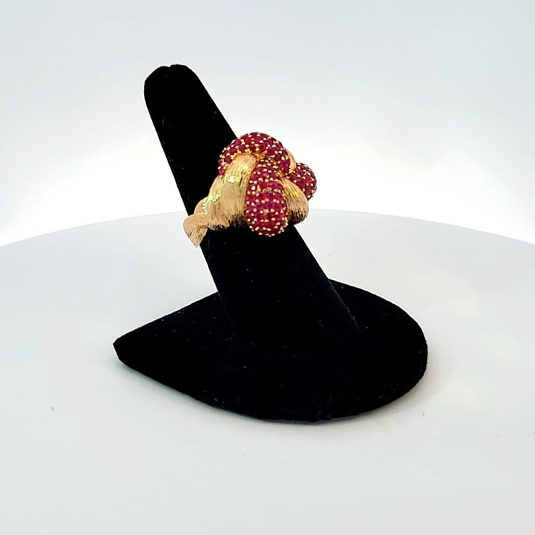 Round Cut Yellow Gold 5.00 Carat Ruby Knot Ring For Sale