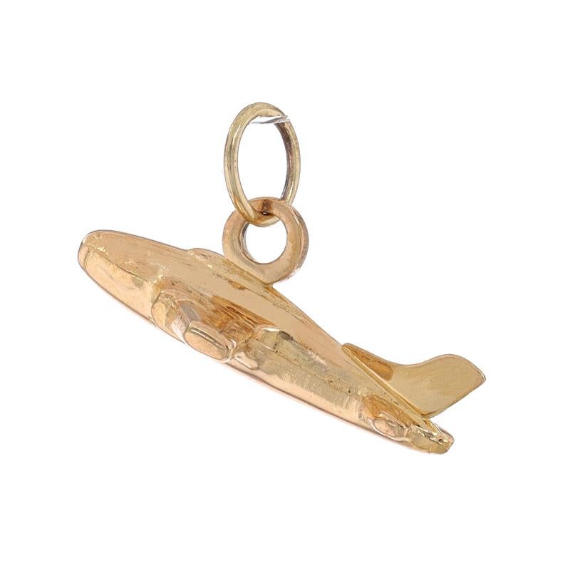 Metal Content: 18k Yellow Gold

Theme: Airplane, Aviation, Travel

Measurements

Tall (from stationary bail): 5/16