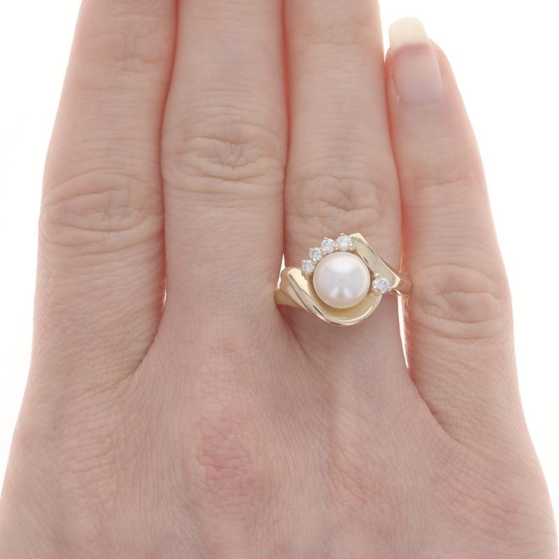 Perle Bague en or jaune avec perles d'Akoya et diamants - 14k .18ctw en vente