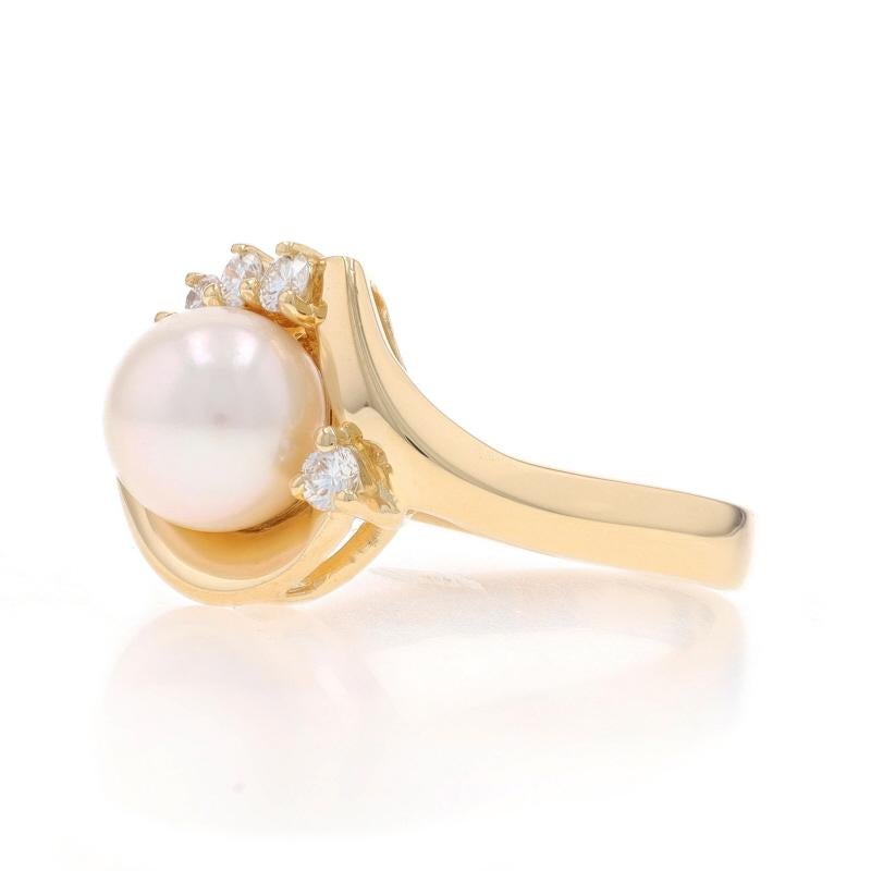 Bague en or jaune avec perles d'Akoya et diamants - 14k .18ctw Excellent état - En vente à Greensboro, NC