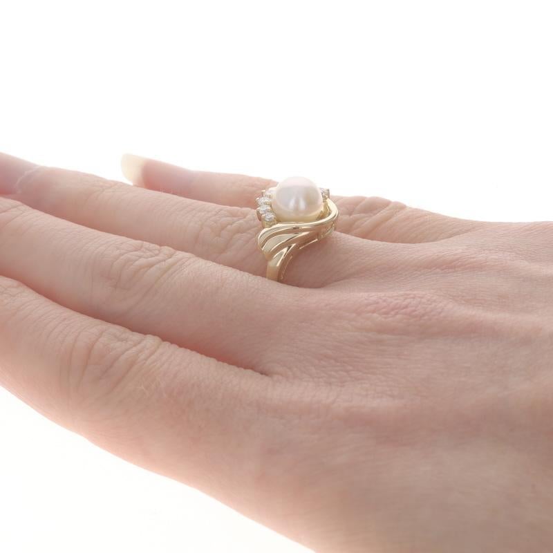 Bague en or jaune avec perles d'Akoya et diamants - 14k .18ctw Pour femmes en vente