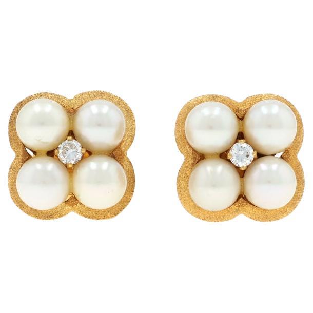 Boucles d
oreilles or jaune perle Akoya diamant grappe florale -18k .10ctw Pierced