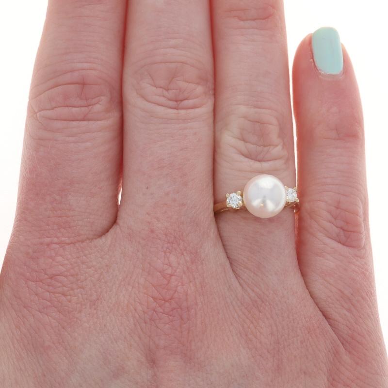 Perle Bague en or jaune perle d'Akoya diamant 14k .16ctw en vente