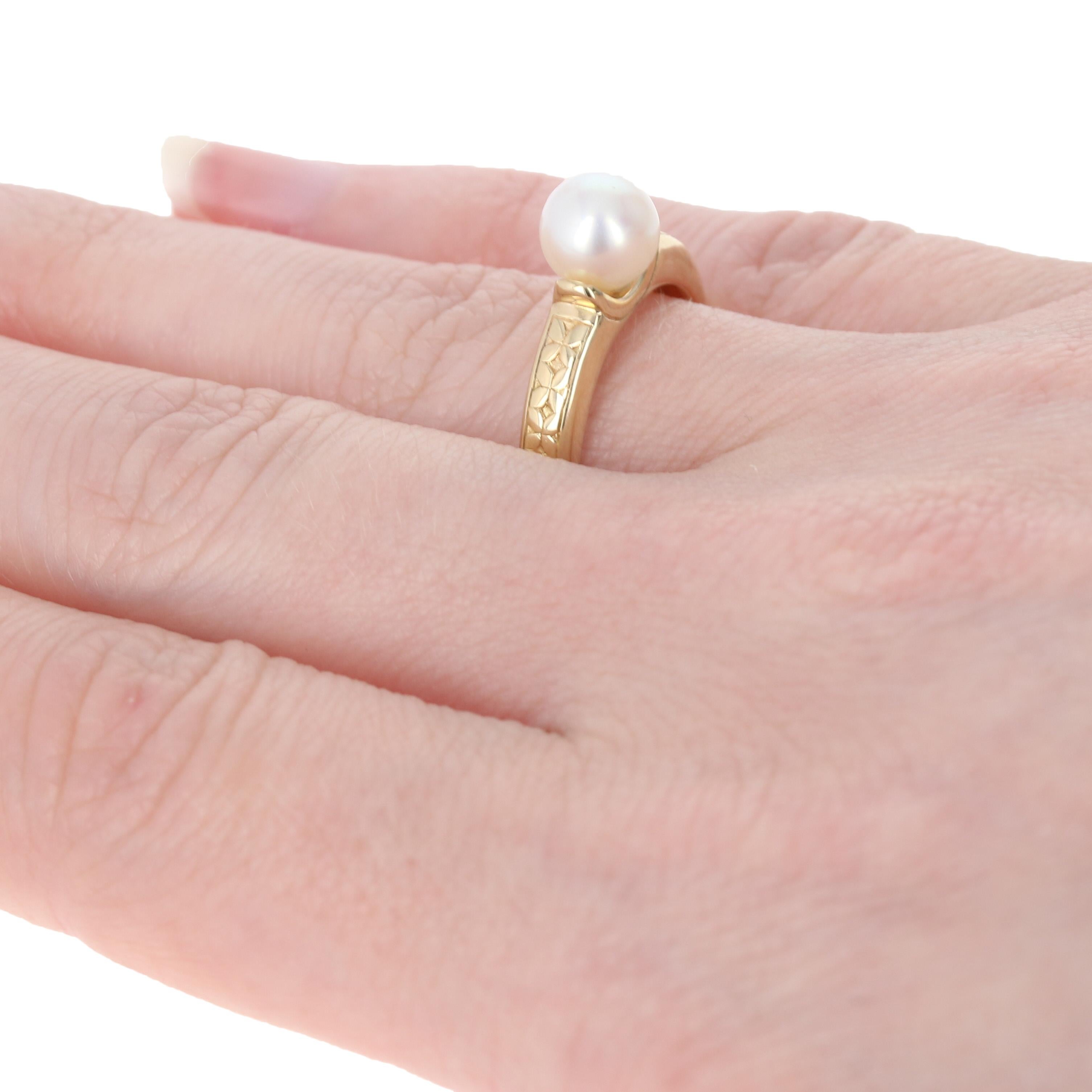 For Sale:  Yellow Gold Akoya Pearl Ring, 18k Solitaire 4
