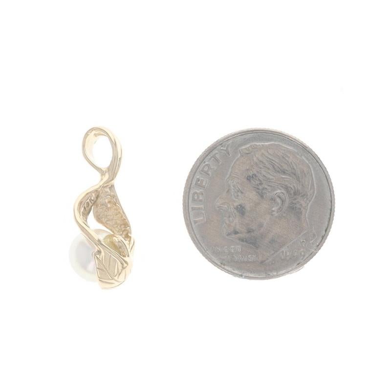 Yellow Gold Akoya Pearl Solitaire Pendant - 10k Leaves In Excellent Condition For Sale In Greensboro, NC