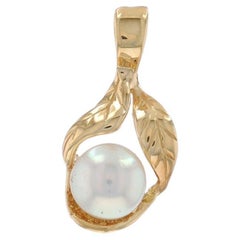 Yellow Gold Akoya Pearl Solitaire Pendant - 10k Leaves