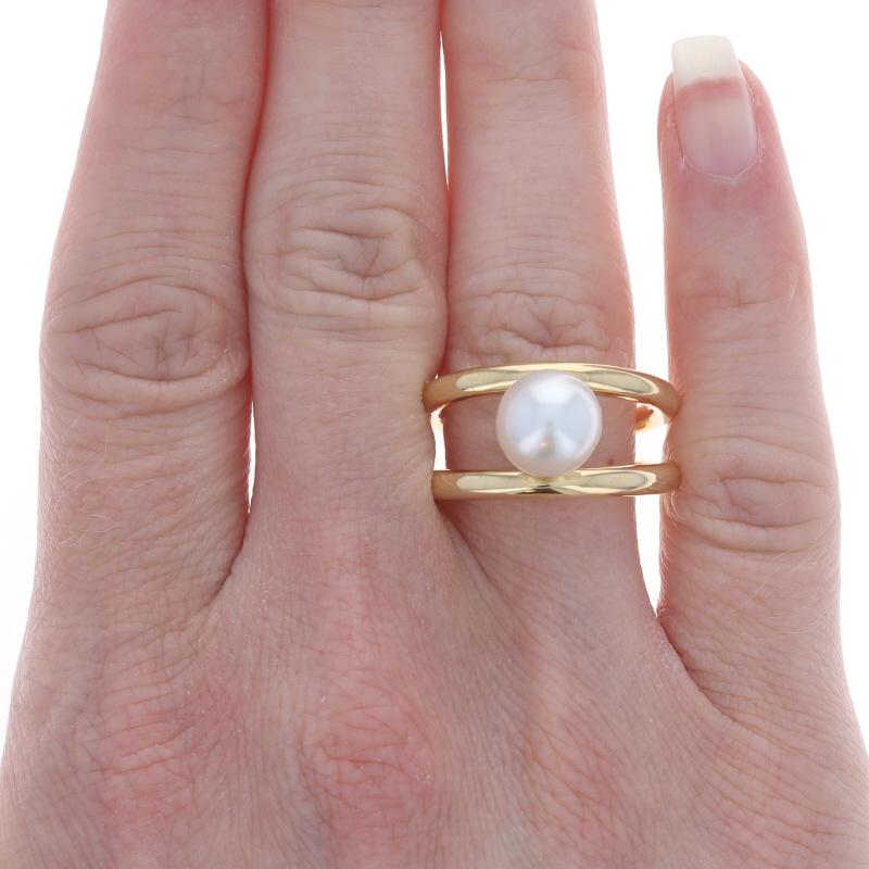 Perle Bague solitaire Akoya en or jaune 18 carats en vente