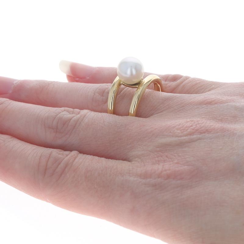 Bague solitaire Akoya en or jaune 18 carats Pour femmes en vente