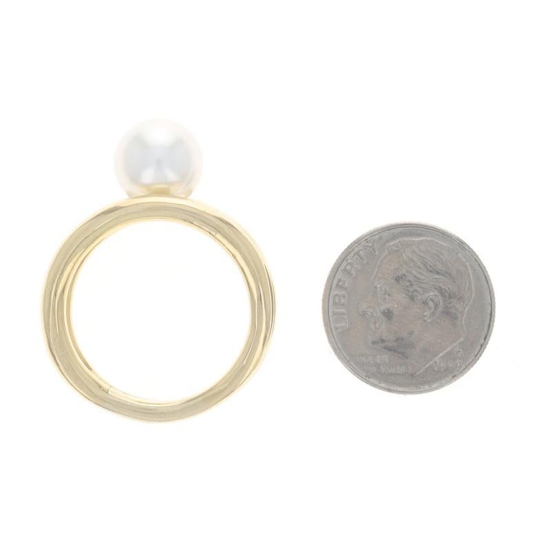 Bague solitaire Akoya en or jaune 18 carats en vente 1