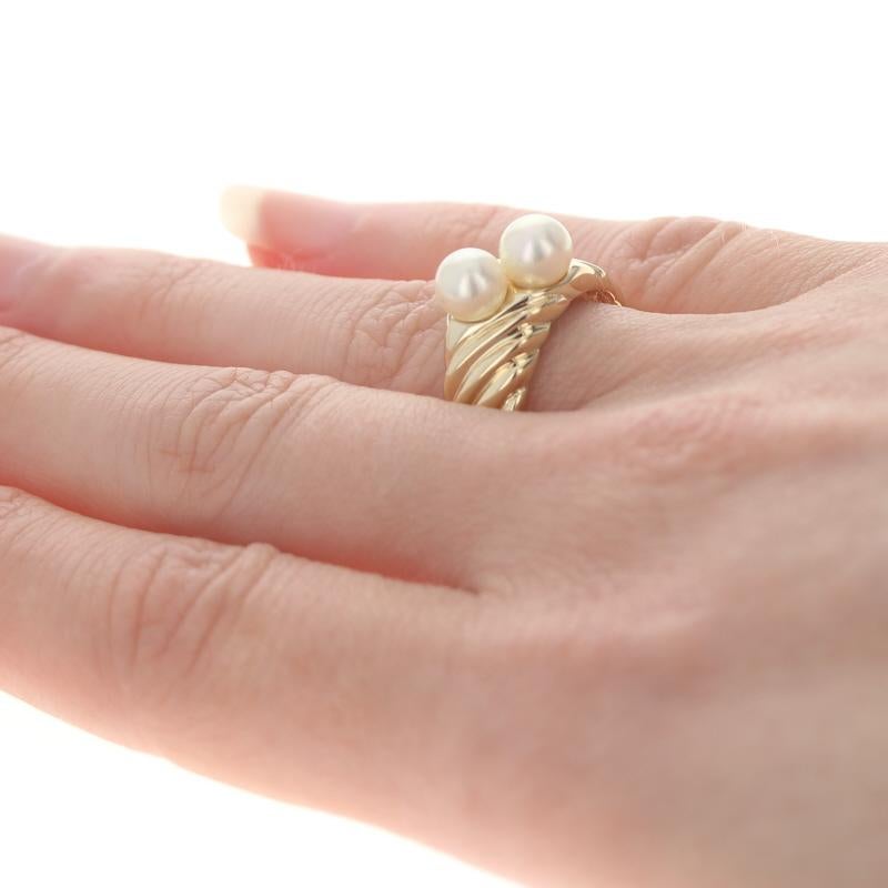 Yellow Gold Akoya Pearl Two-Stone Ring - 14k Ribbed In Excellent Condition For Sale In Greensboro, NC