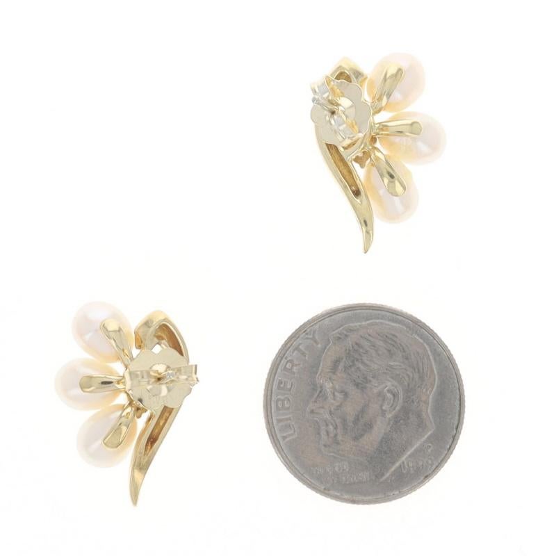 Boucles d'oreilles courtes en or jaune Akoya Perles Emeraude Diamant - 18k .19ctw Pierced Pour femmes en vente