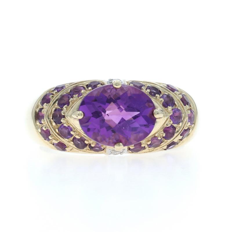 Taille : 8 3/4
Frais de taille : Up&Up pour 35 $ ou Down pour 35 $.

Contenu métallique : Or jaune 10k et or blanc 10k

Informations sur les pierres

Améthyste naturelle
Carat(s) : 2.40ct
Coupe : damier ovale

Améthystes naturelles
Carat(s) :