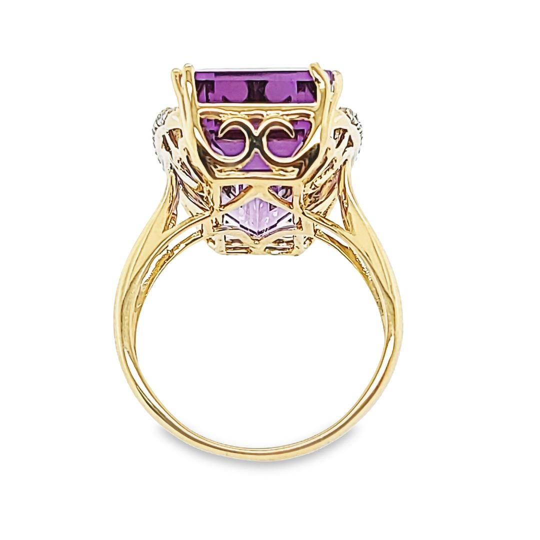 Yellow Gold, Amethyst, and Diamond Cocktail Ring In Good Condition For Sale In Coral Gables, FL