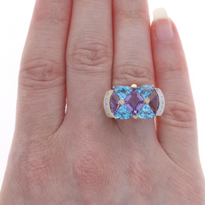 Taille ronde Bague en or jaune Améthyste Topaze bleue Diamant 14k Triangle et losange 5.20ctw Sz6 en vente