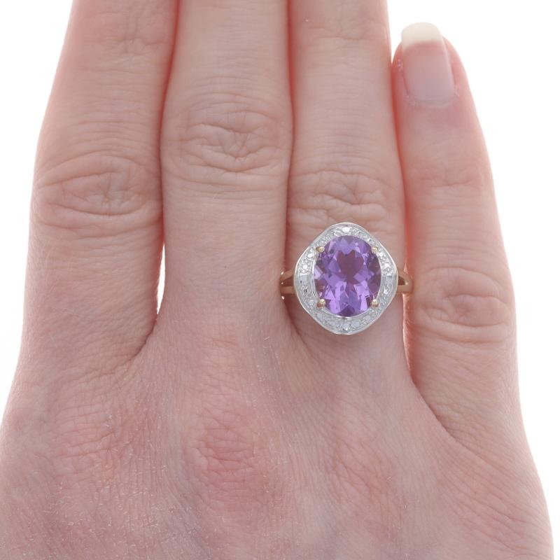 Oval Cut Yellow Gold Amethyst Cocktail Solitaire Ring - 10k Oval 3.20ct For Sale