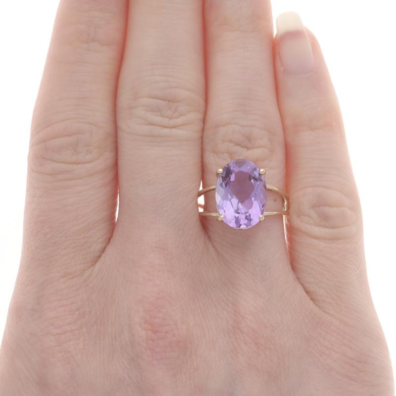 Oval Cut Yellow Gold Amethyst Cocktail Solitaire Ring - 10k Oval 4.70ct For Sale