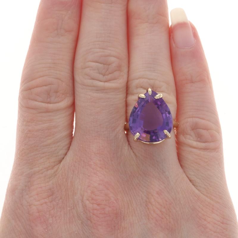 Pear Cut Yellow Gold Amethyst Cocktail Solitaire Ring - 14k Pear 12.75ct For Sale