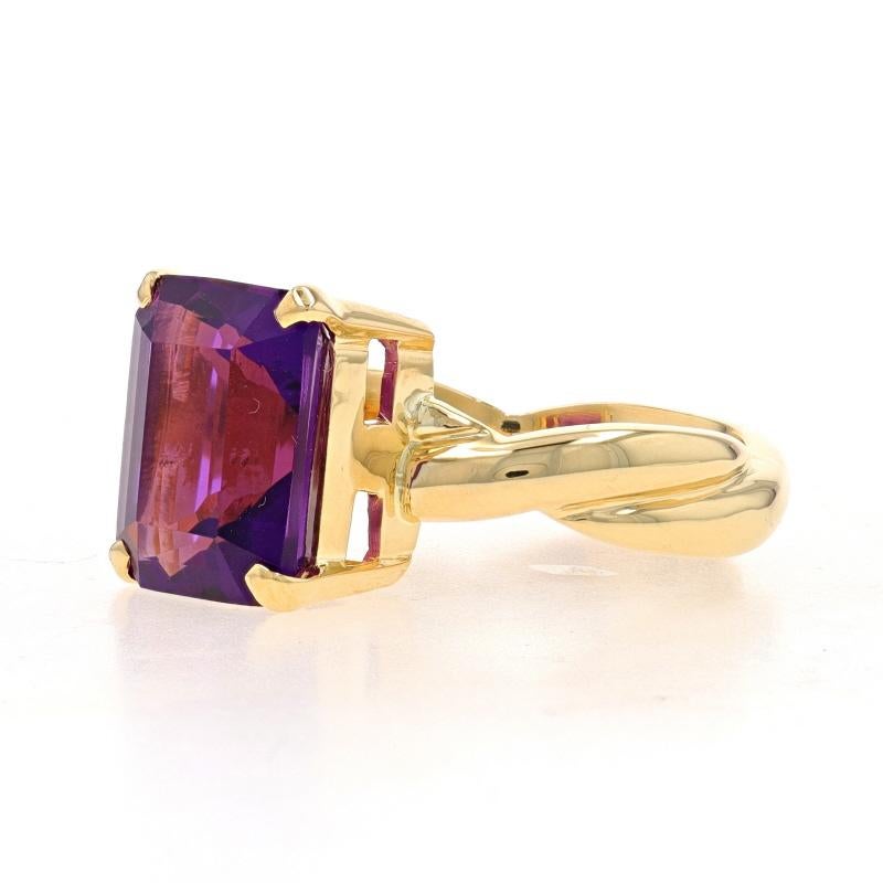 Yellow Gold Amethyst Cocktail Solitaire Ring - 18k Emerald Cut 4.50ct Sz 5 3/4 In Excellent Condition For Sale In Greensboro, NC