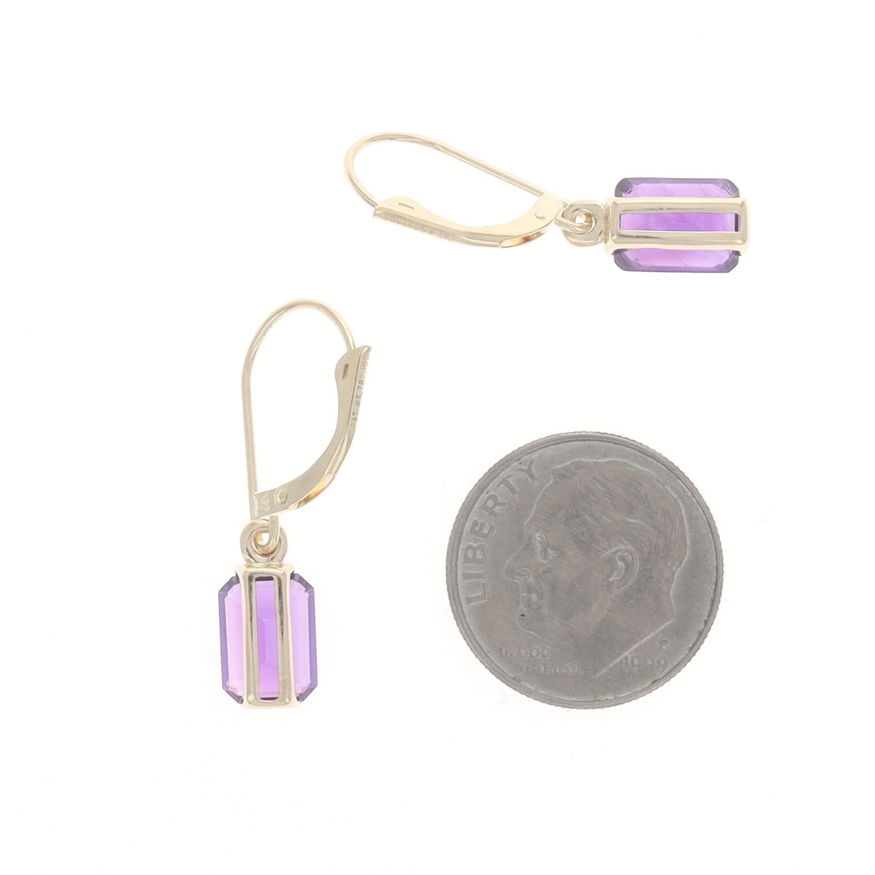 Boucles d'oreilles pendantes en or jaune avec améthyste - 14k Emerald 3.20ctw Pierced Excellent �état - En vente à Greensboro, NC