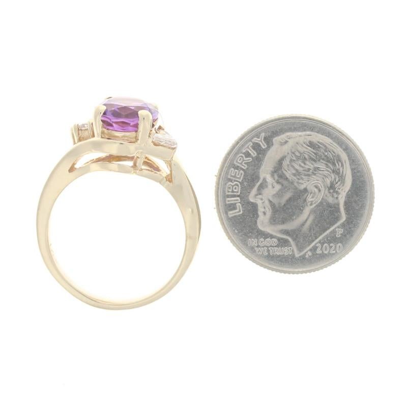 Bague bypass en or jaune avec améthyste et diamant - 14k Oval 1.92ctw Pour femmes en vente
