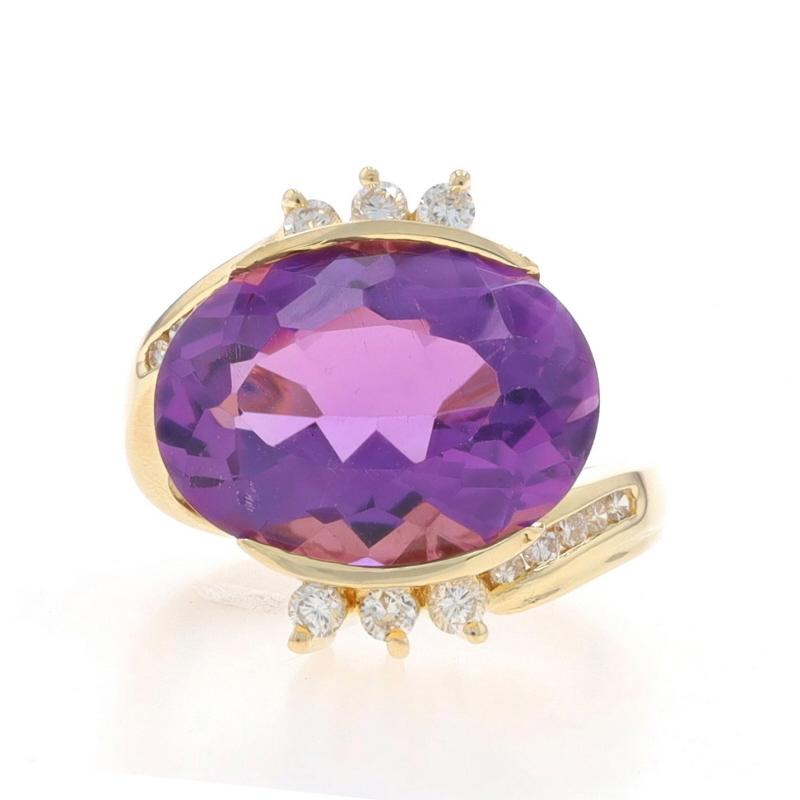 Taille : 6 1/2
Frais de taille : Up&Up pour 50 $ ou Down pour 40 $.

Contenu du métal : Or jaune 18k

Informations sur les pierres

Améthyste naturelle
Carat(s) : 7.66ct
Coupe : Ovale
Couleur : violet

Diamants naturels
Carat(s) : .34ctw
Coupe :