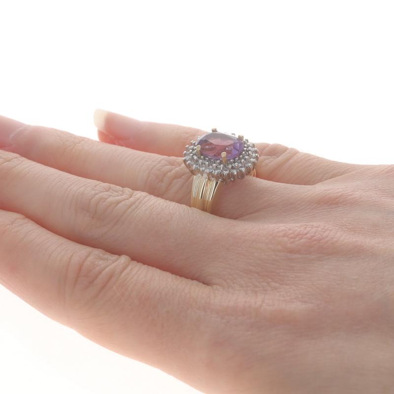 Bague halo en or jaune 14 carats avec améthyste et diamants - 2,77 carats poids total Pour femmes en vente