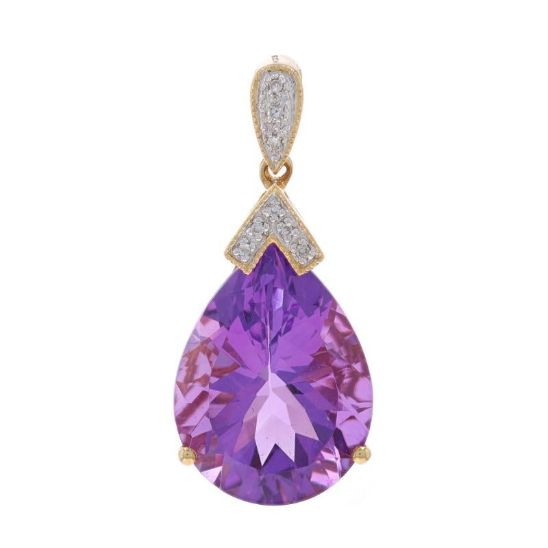 Contenu métallique : Or jaune 14k et or blanc 14k

Informations sur les pierres

Améthyste naturelle
Carat(s) : 14.81ct
Coupe : Poire
Couleur : violet

Diamants naturels
Carat(s) : .04ctw
Coupe : SIngle
Couleur : J - K.
Clarté : SI2 - I1

Total des