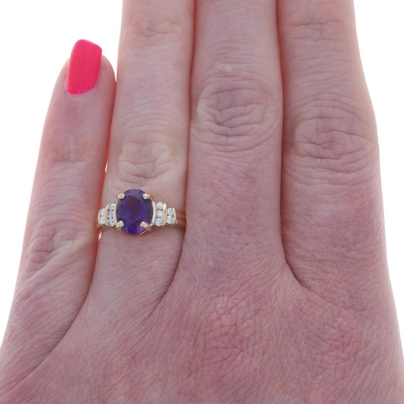 Taille ovale Bague en or jaune 14k Améthyste Diamant Ovale 1.95ctw en vente