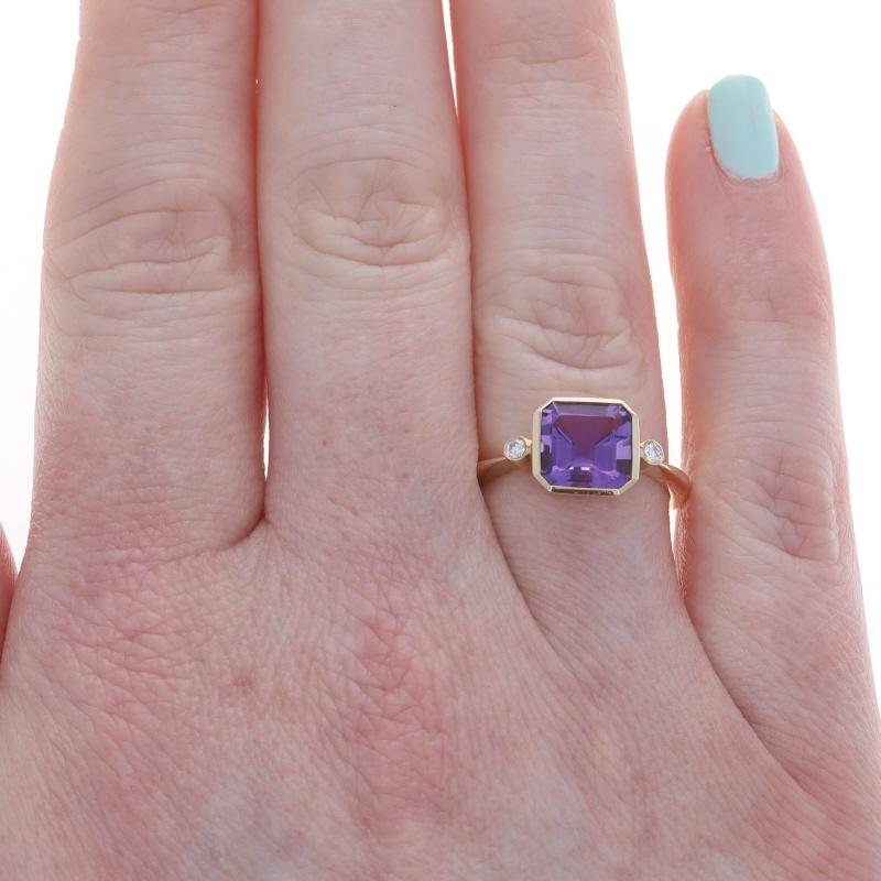 Taille carrée Bague en or jaune avec améthyste et diamant - 14k Square 3.30ctw en vente