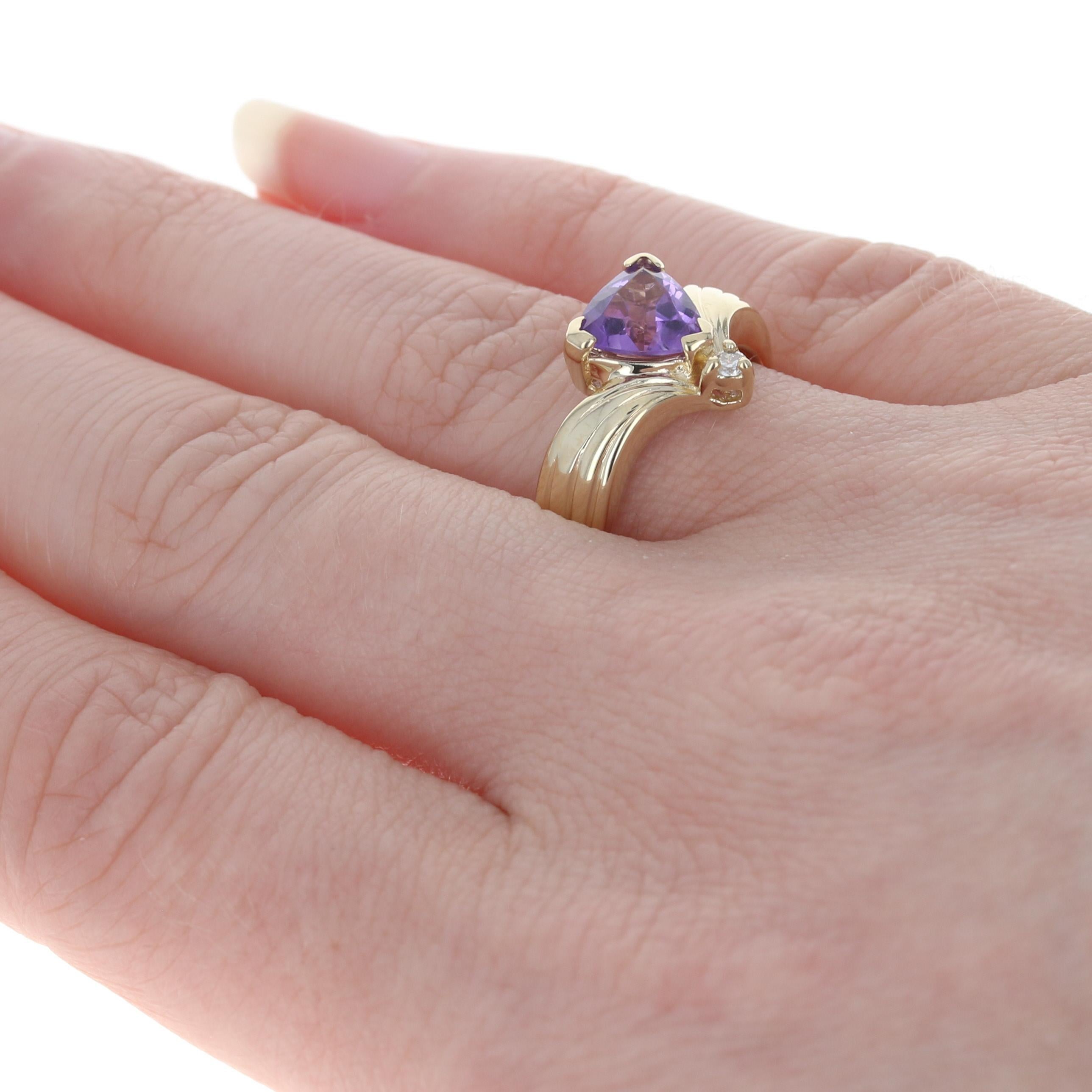 Yellow Gold Amethyst & Diamond Ring, 14k Trillion Cut 1.33ctw In Excellent Condition In Greensboro, NC