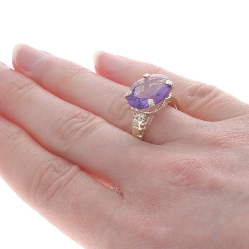 Yellow Gold Amethyst Elephant Cocktail Solitaire Ring -10k Oval 6.50ct Pachyderm In Excellent Condition For Sale In Greensboro, NC