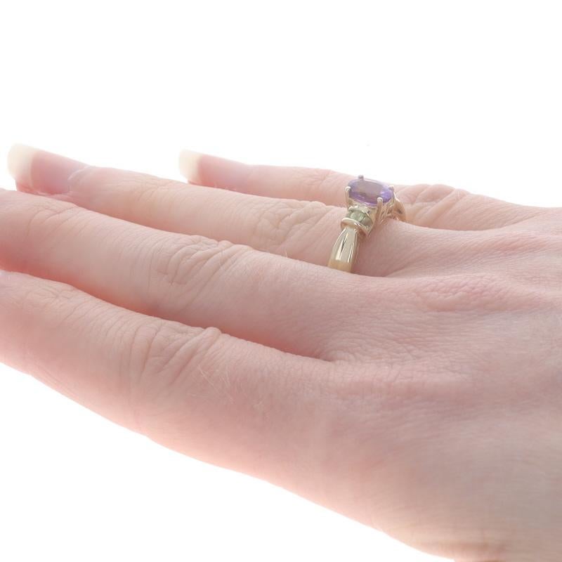Women's Yellow Gold Amethyst & Peridot Ring - 14k Oval 1.15ctw For Sale