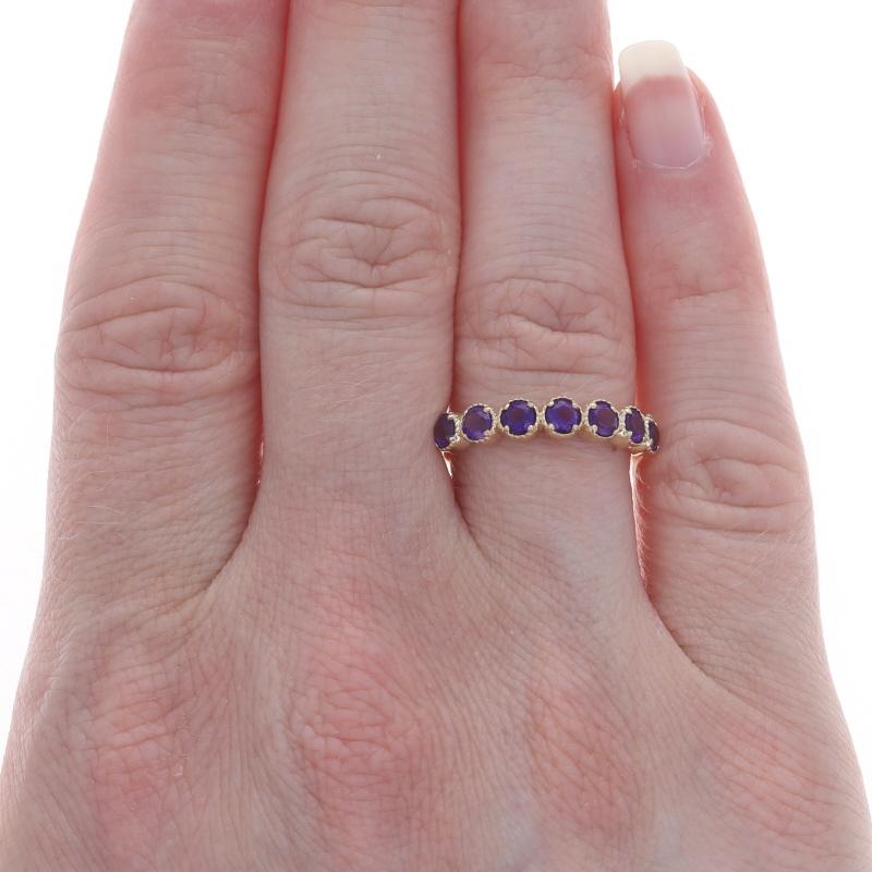 Round Cut Yellow Gold Amethyst Seven-Stone Band - 14k Round .70ctw Quatrefoil Ring For Sale