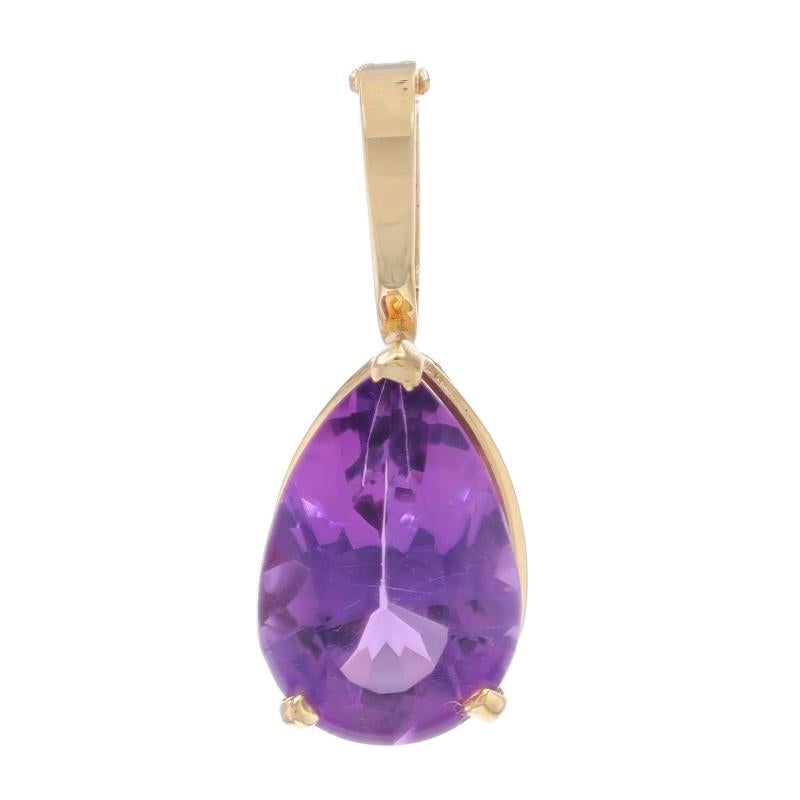 Contenido de metal: Oro amarillo de 14 quilates

Información sobre Stone
Amatista natural
Quilate(s) 4,70 ct
Corte Pera
Color: morado

Quilates totales: 4,70 ct

Estilo: Realzador Solitario

Medidas
Altura (desde la presilla fija) 1 1/32