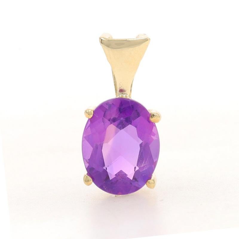 Contenu du métal : Or jaune 14k

Informations sur les pierres

Améthyste naturelle
Carat(s) : 1.90ct
Coupe : Ovale

Total des carats : 1.90ct

Style : Solitaire

Mesures

Hauteur (à partir de l'attache fixe) : 19/32