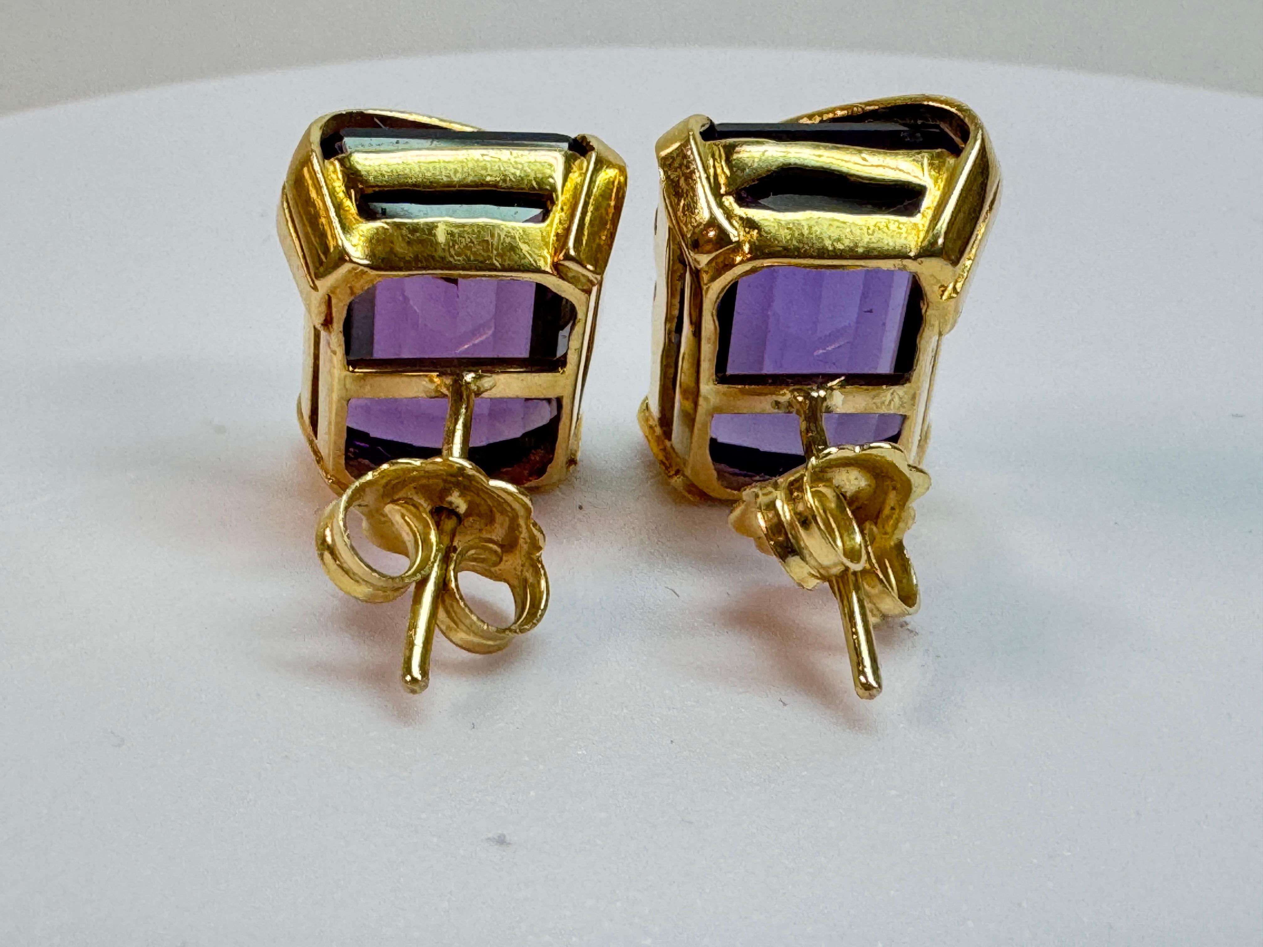 Women's or Men's Yellow Gold Amethyst Stud Earrings For Sale