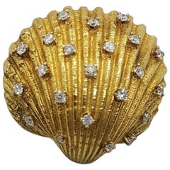 Yellow Gold and 1.10 Carat of Diamond Shell Broach