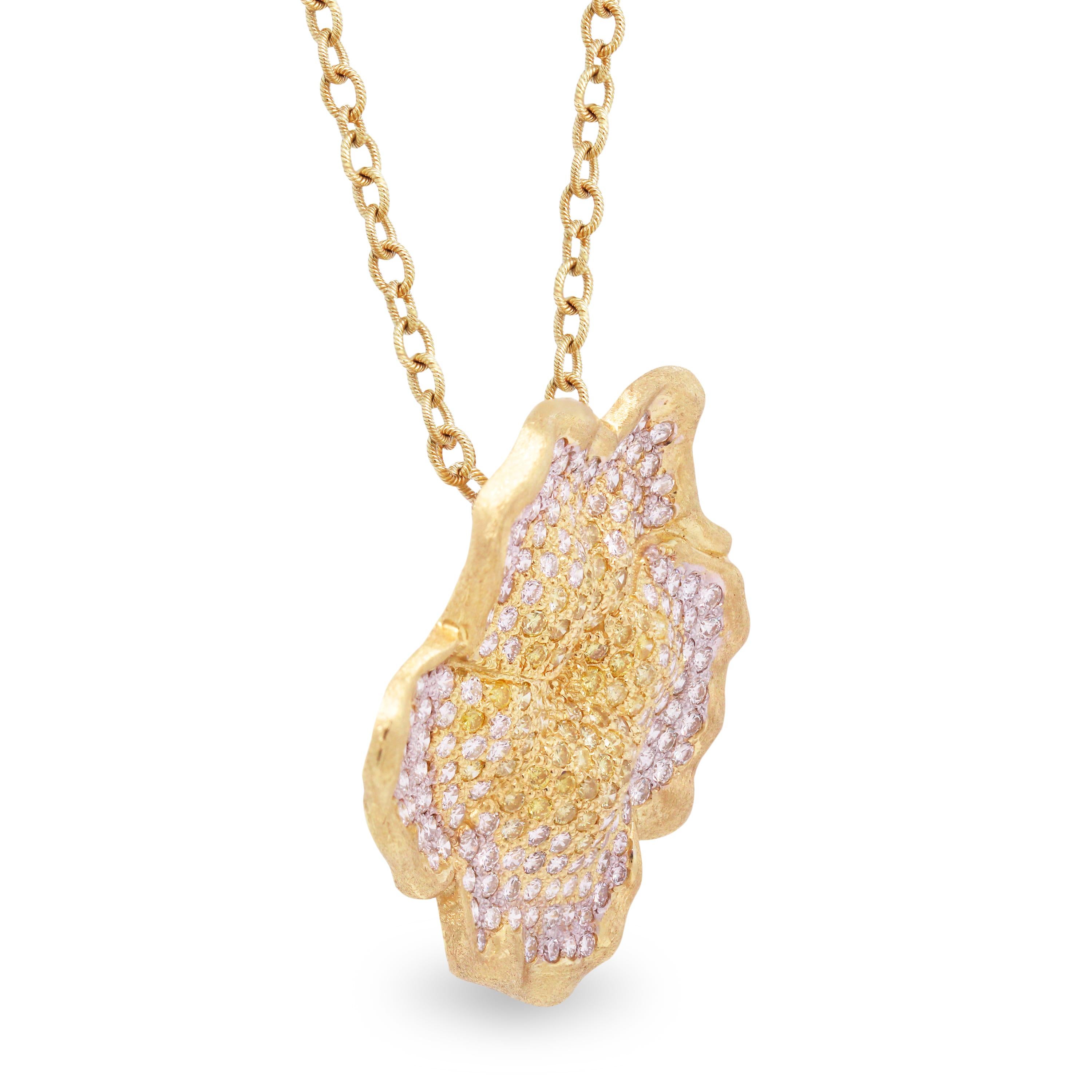 Stambolian Fancy Yellow White Diamond 18K Yellow Gold Flower Pendant Necklace

This beautiful Hibiscus Flower Pendant features Pavé set Canary Yellow and White diamonds

3.24 carat G color, VS clarity Round diamonds. 3.39 carat Light Pink Round