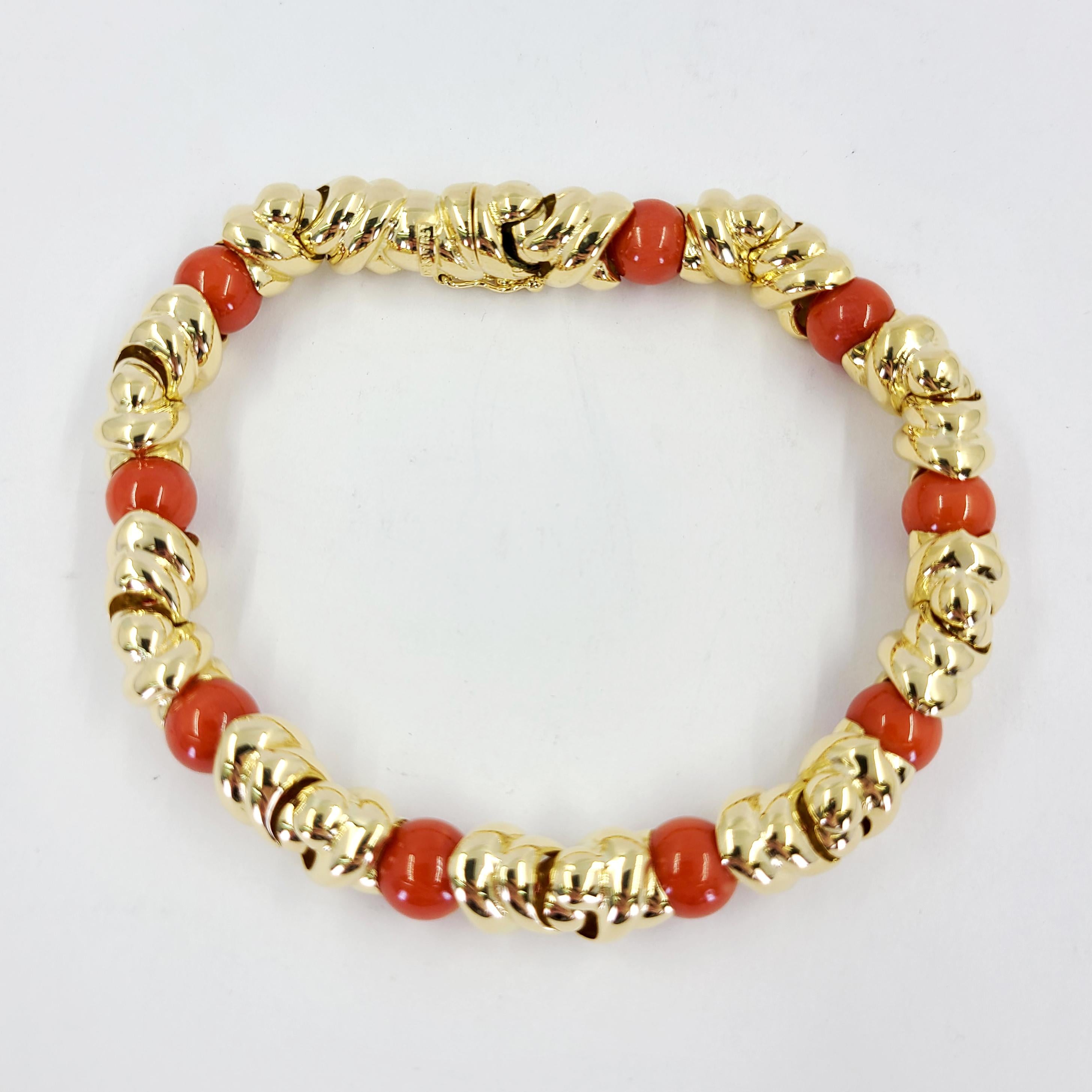 Women's or Men's Yellow Gold and Coral Bead Bracelet For Sale