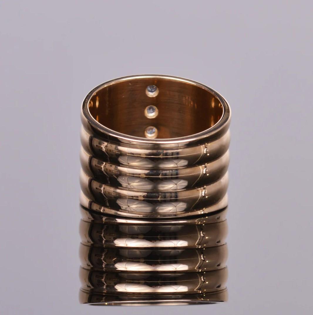 Round Cut Yellow Gold and Diamond Cuff Ring (Estate) For Sale