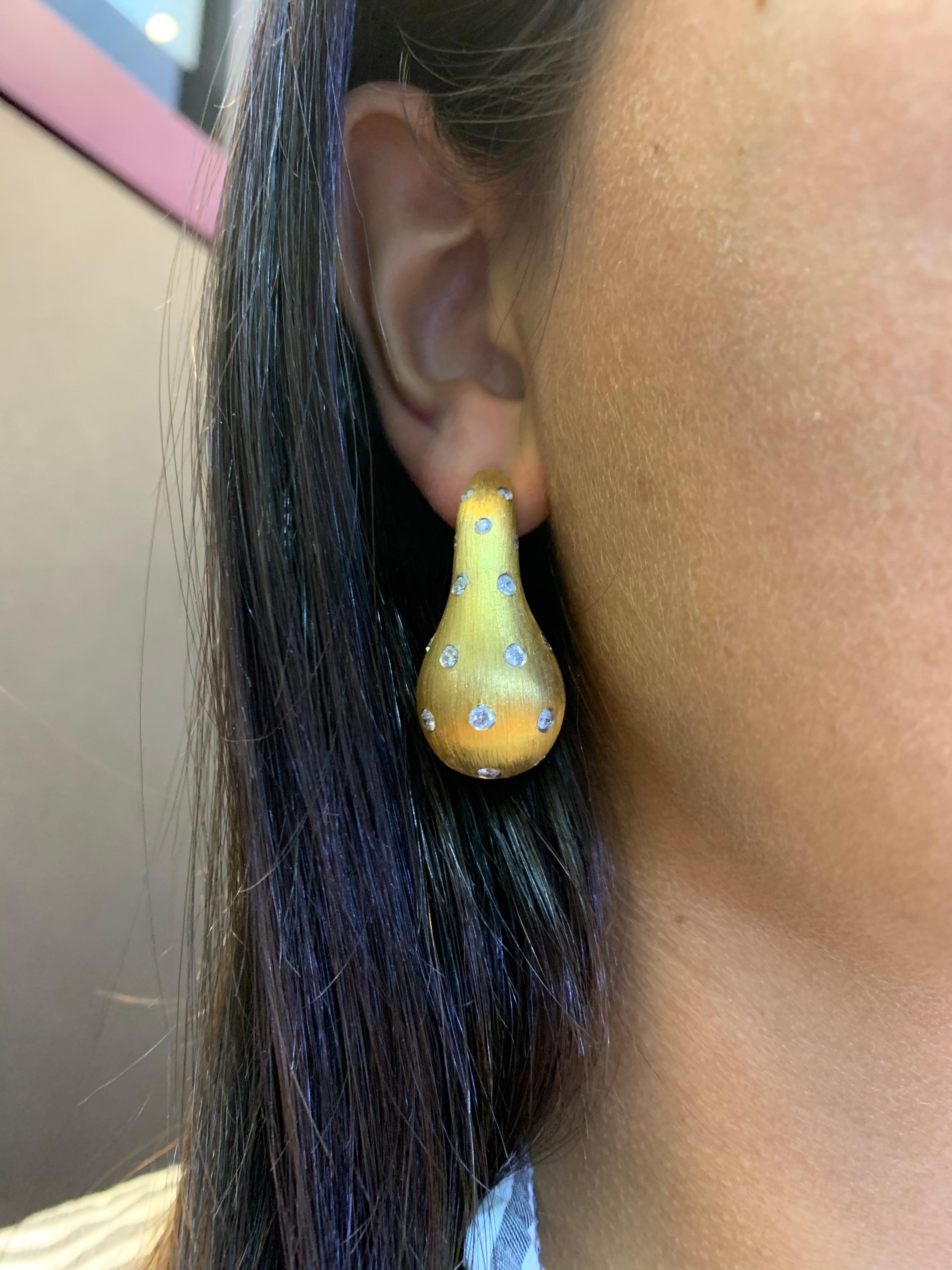 Modern Yellow Gold and Diamond Drop Earrings