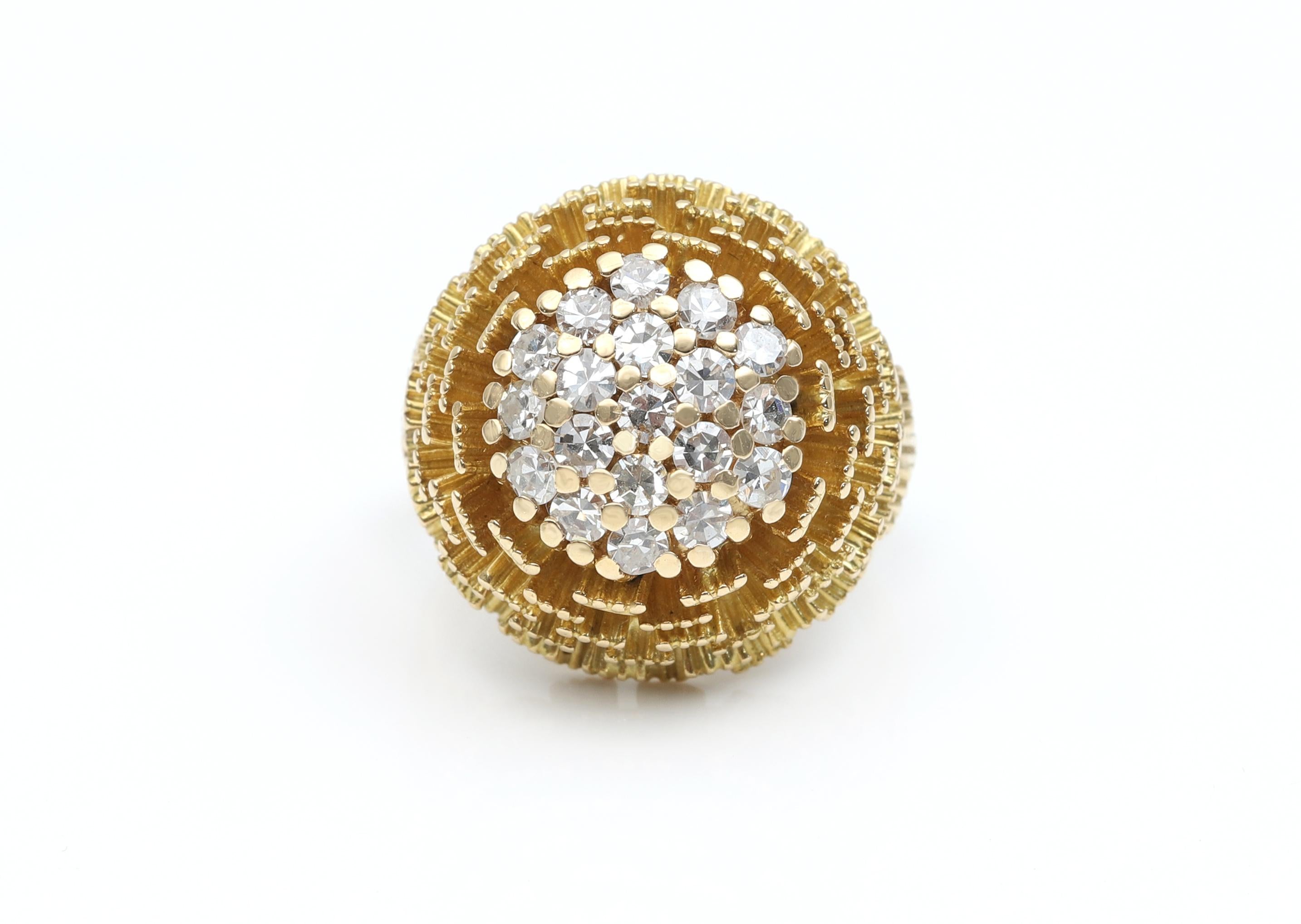 Brilliant Cut Yellow gold and diamond ring, circa 1970 For Sale
