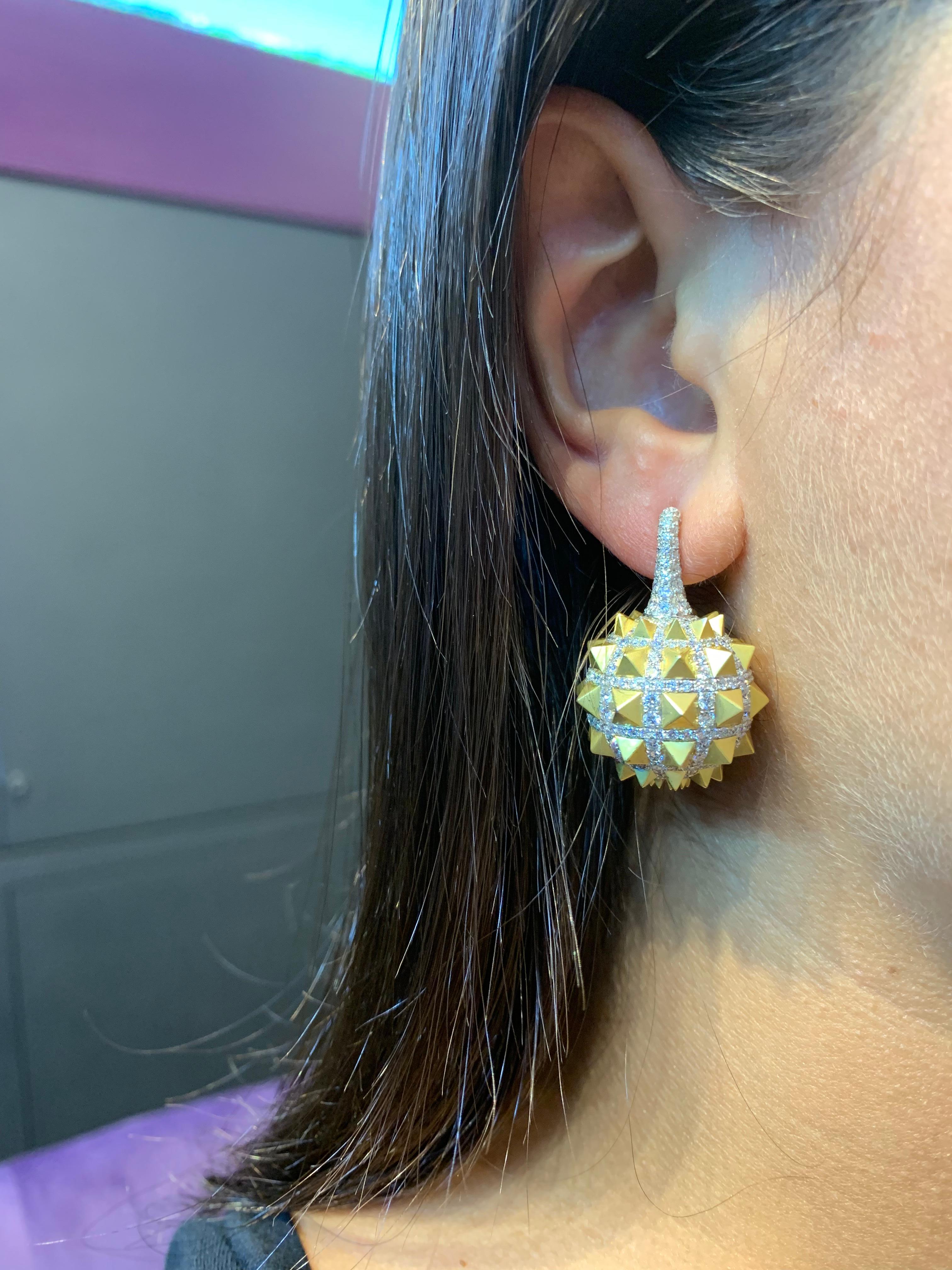 Yellow Gold and Diamond Spike Earrings In New Condition In New York, NY